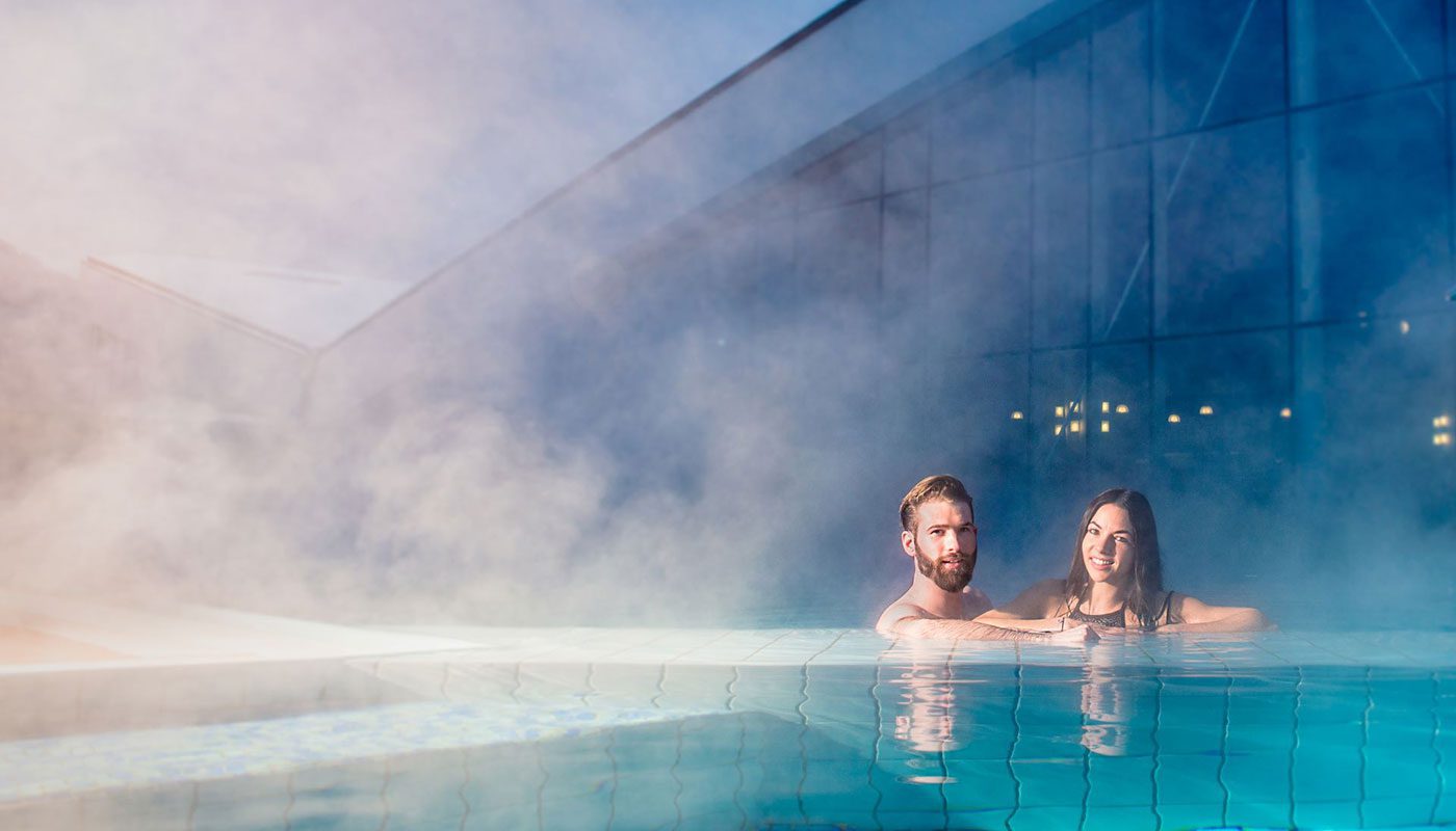 Außenbecken im Winter - Erlebnis-Therme Amadé